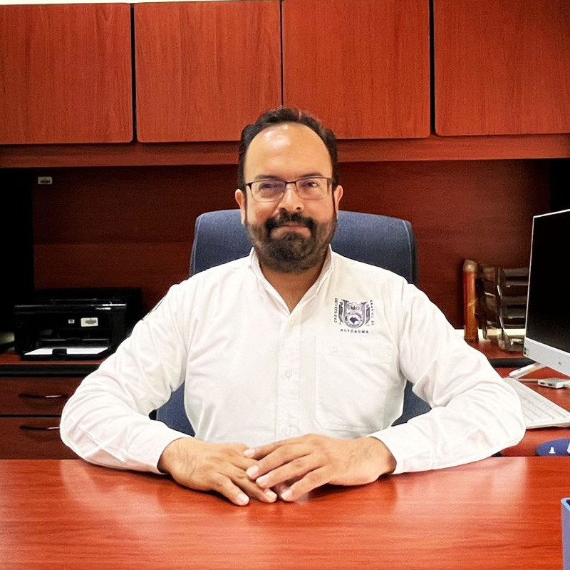 Dr. Juan José Cruz Solís